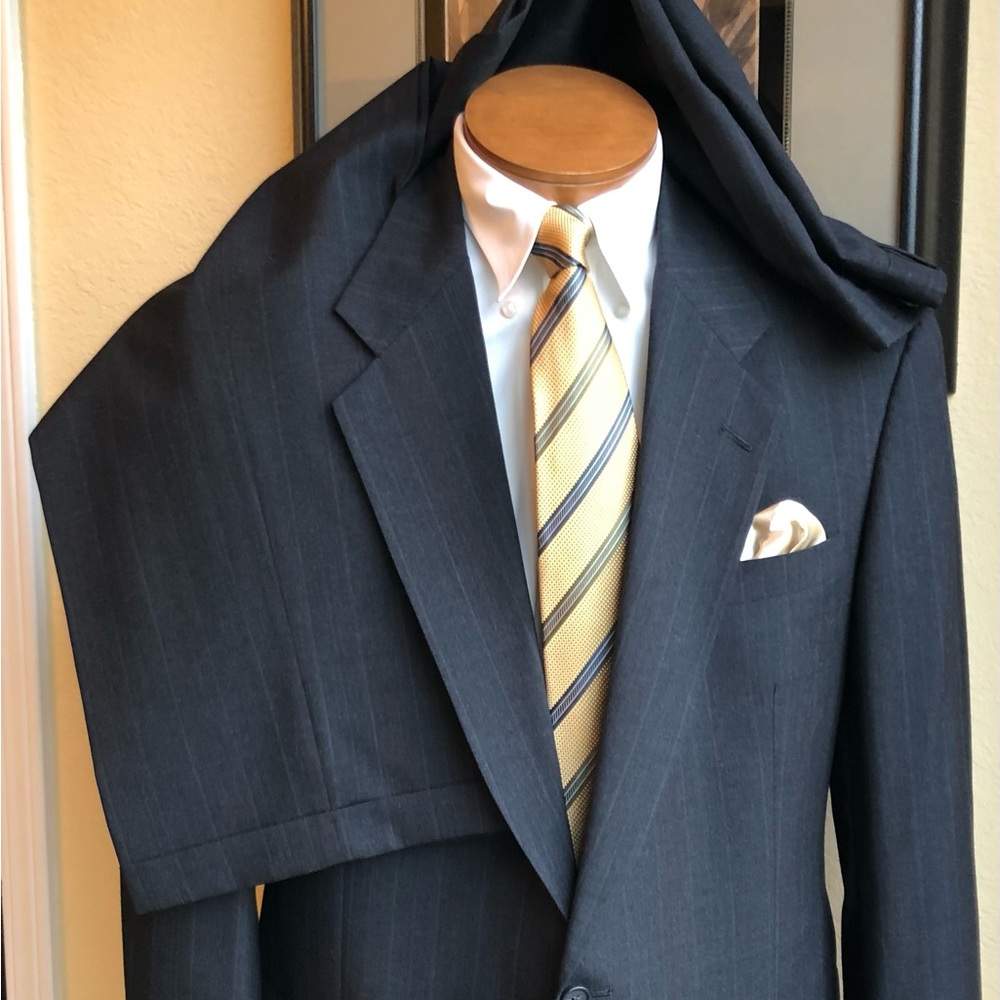 Hart Schaffner & Marx Famous Barr 2 Piece Dark Gray Pinstripe Wool Suit Size 43L